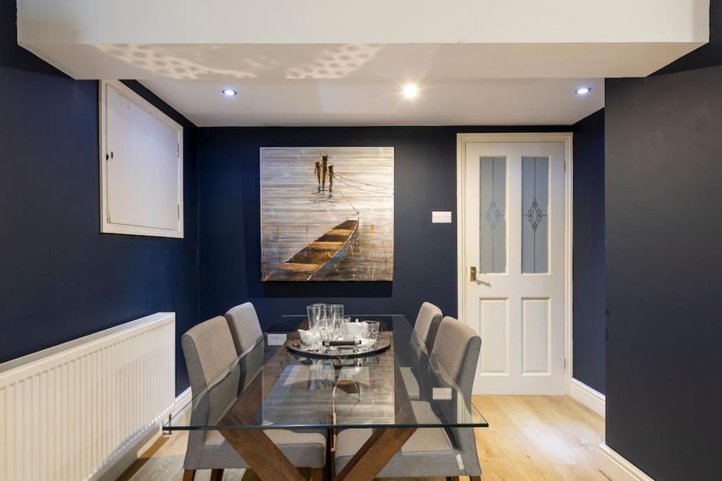 2 Double Bedroom Large Modern Self Contained Apartment Free Parking Camberley Exteriér fotografie