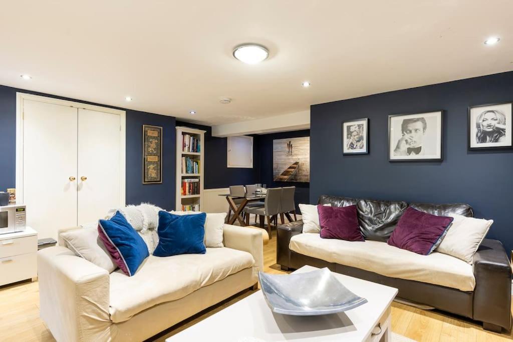 2 Double Bedroom Large Modern Self Contained Apartment Free Parking Camberley Exteriér fotografie